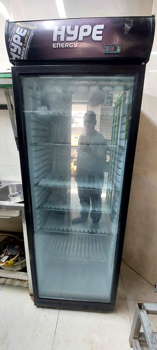 السلام عليكم للبيع مجمده عامودي ومجمده بطحيه نضيفات جدا جدا للإستفسار ***********
