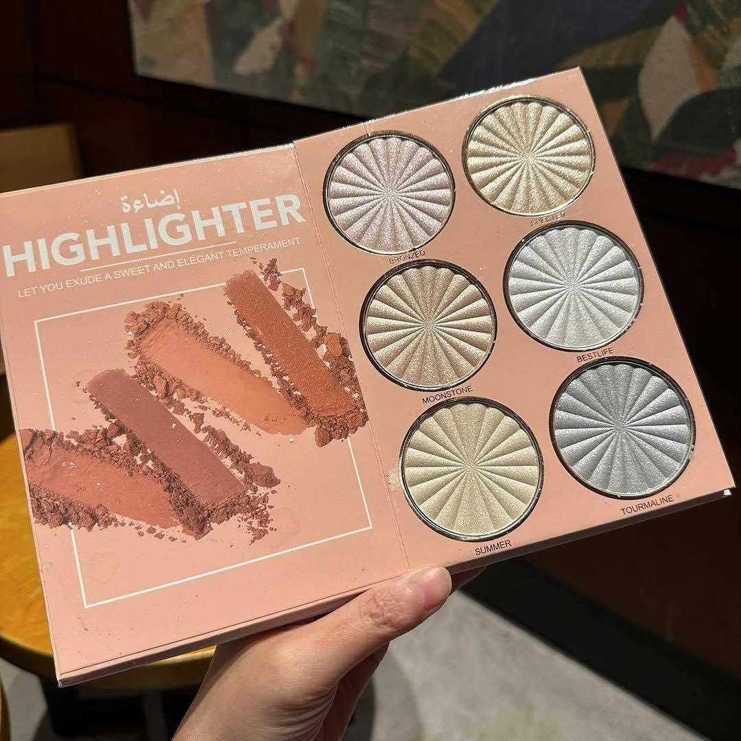 باليت بديل كرستين الجديد❤️ 
يتكون من 24 لون آي شدو
 
و 6 تدرجات اضاءة هايلايتر💯
و 6 تدرجات بلاشر👍 
و كونتور ، باودر حواجب
. 
. 
#اكسبلور 
#ميك_أب
#باليت_دفتر


**إذا كنت صاحب هذا الإعلان وتريد حذفه لأي سبب، رجاءا أرسل رسالة إلى الدعم الفني**