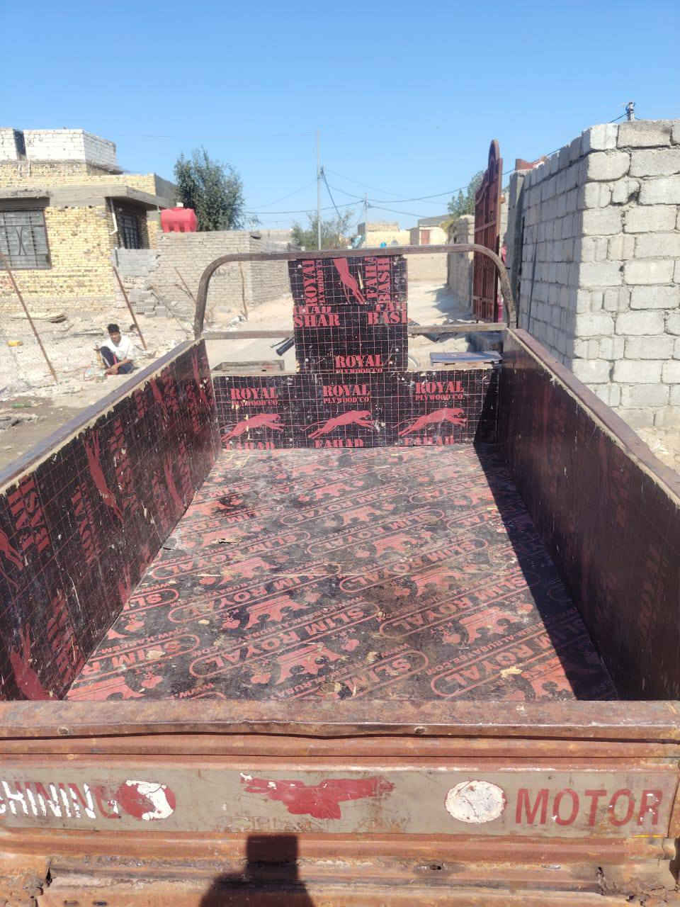 للبيع موديل 2016مكفوله من كلشي سلف كهرباء كله شغله محرك ما مفتوح أوراق ركبه مكفوله مكاني حله ***********
