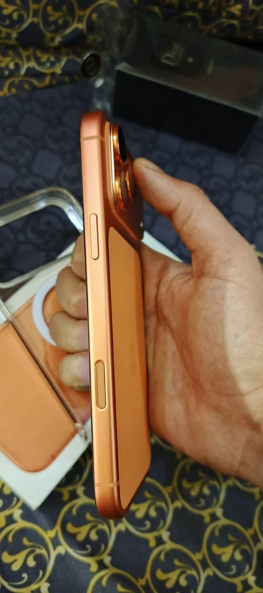 17برو ماكس 256 تك شريحه مثل ما موضح لجهاز بعدة لوك استعمال كلش قليل اخذته قبل 3 اشهر ٢٦٠٠ لوصل موجود انطيك ويا حافظه سلكون اصليه وعدسات ولاسق فول گلاس وراس شحن جبال اصلي ٤٥ واط لسعر نهايته 1850 بدون نقاش مستعجل عله بيعته خبراء لكسر بحلال لعالم ماكو داعي تعلق نعرف شتعلق واتساب فقط ***********
