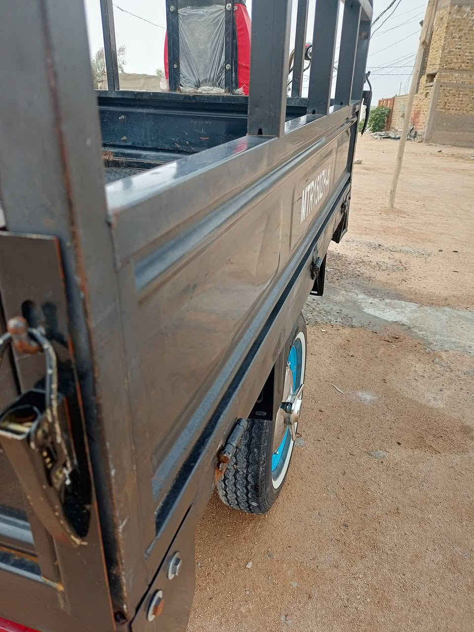 السلام عليكم ستوته للبيع امتيار موديل 18 كهربائيات كلها شغل ***********
