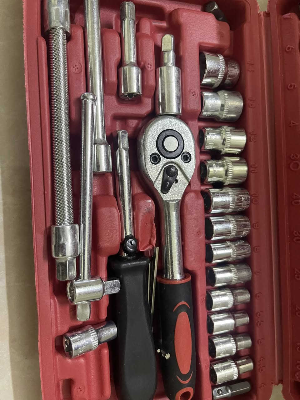 سلام عليكم سعر سيت 4لاف 
مكاني بغذاد باب سيخ يوجد توصيل 🚚 
***********
