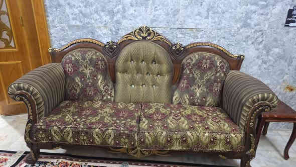 تخم تركي ١٠مقاعد نظيف جدا السعر ٤٠٠ الف 
الرقم ***********
