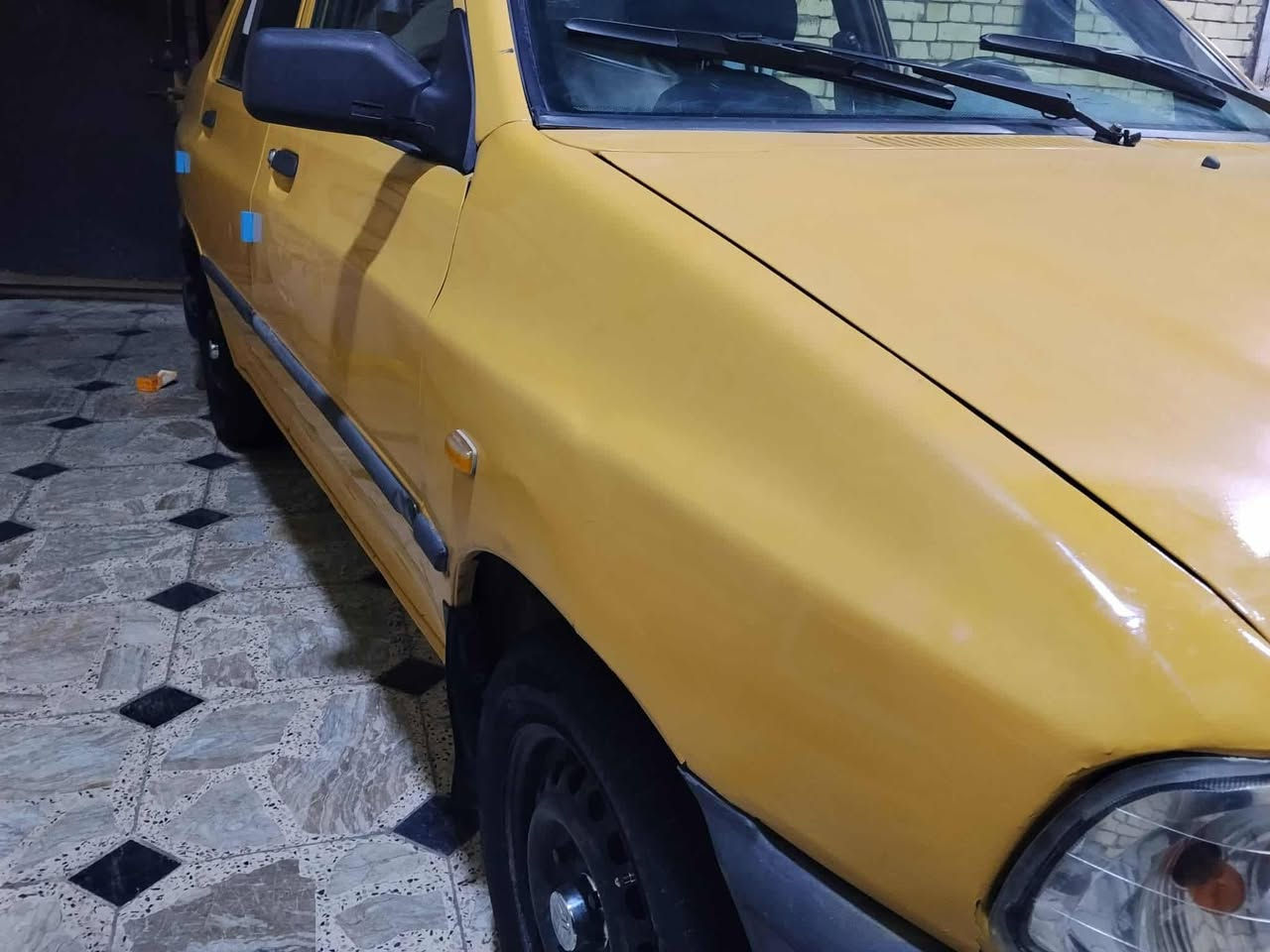 السلام عليكم سايبه ١٥ كفاله من صبغ تبديل عدا صبغ جاملغ امامي قطرت خياس مابيها تبريد شغال كهربائيات كلها شغاله رقم بغداد انكليزي حته هزه جديده مصفره مكينه بيه دخان بصيط كير مكفول دينار ماعليها مداور مباشر السعر ٣٦  مكان بابل النيل
***********
