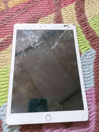 ايباد ٧ • ذاكره ١٢٨ • شاشه وبطاريه