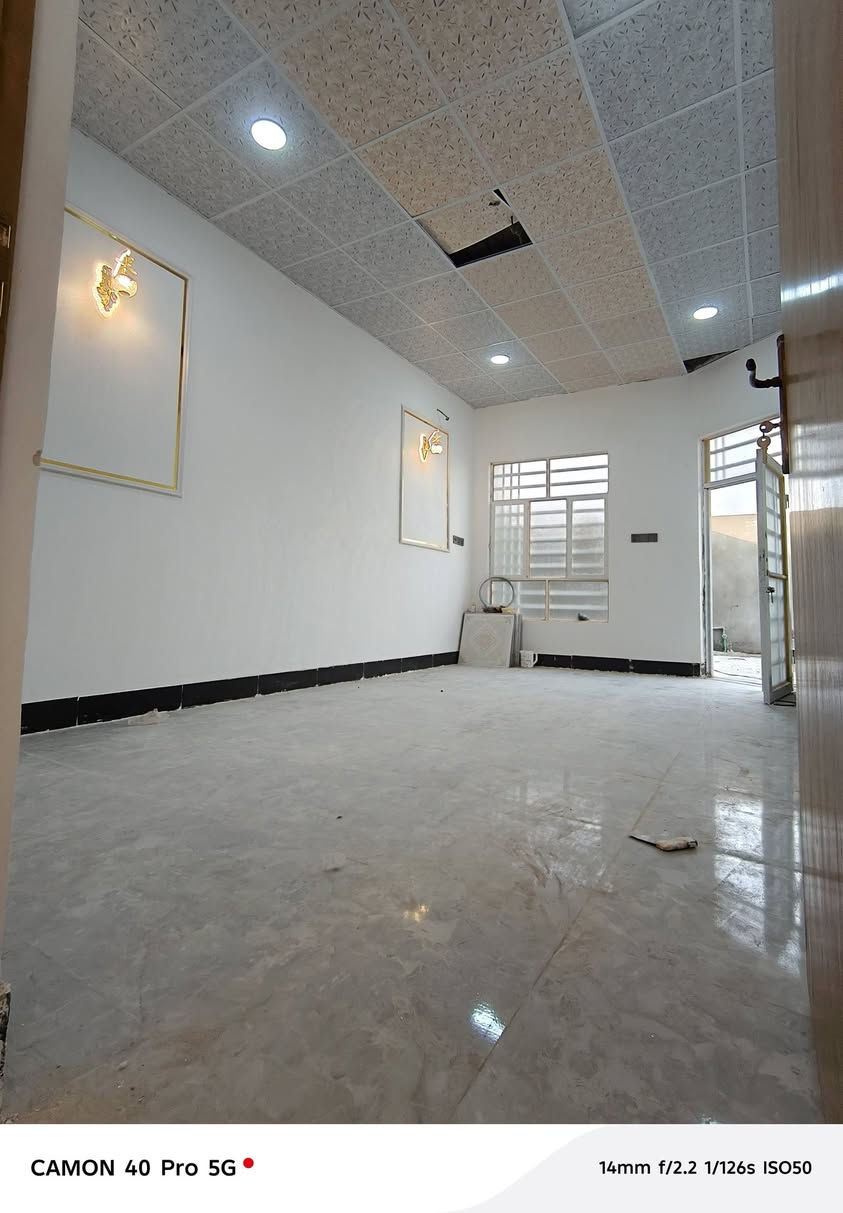 🏠 بيت للبيع
📐 المساحة: 150 متر
📍كوفه براكيه شارع المعمل
 قرب بانزين خانة ال عيسى 
يبعد 50 متر عن الشارع الرئيسي

🛏 غرفتين، صالة، مطبخ، استقبال
🚿 حمام داخلي + حمام خارجي
✨ سيراميك، تغليف، بورسلين الثقيل

 – الاتصال على رقم صاحب البيت
📱 ‏‪***********‬‏
