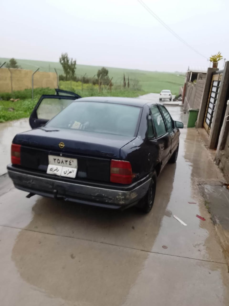 مكلف بلنشر 
فكترا حجم 18 موديل 1991 
السياره مطوزه جمالية 
المكينة بيها صرف بسيط 
السعر 32 ومجال بسيط 
هذا رقم صاحب السياره 
*********** 
غير متوفر على الماسنجر فقط واتساب و اتصال على الهاتف تل كيف, نينوى
