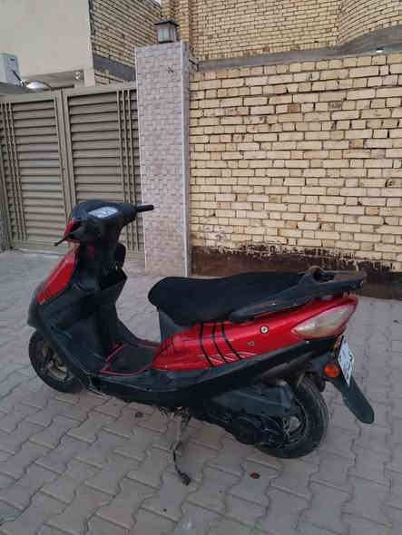 السلام عليكم دراجة سيام للبيع السعر 150الف وبيها مجال كهربائيات كلها شغال دراجة شغالة خير من اللة مابيها كل نقص  مكاني كوت الانوار للاستفسار الاتصال على الرقم هاتف ***********
