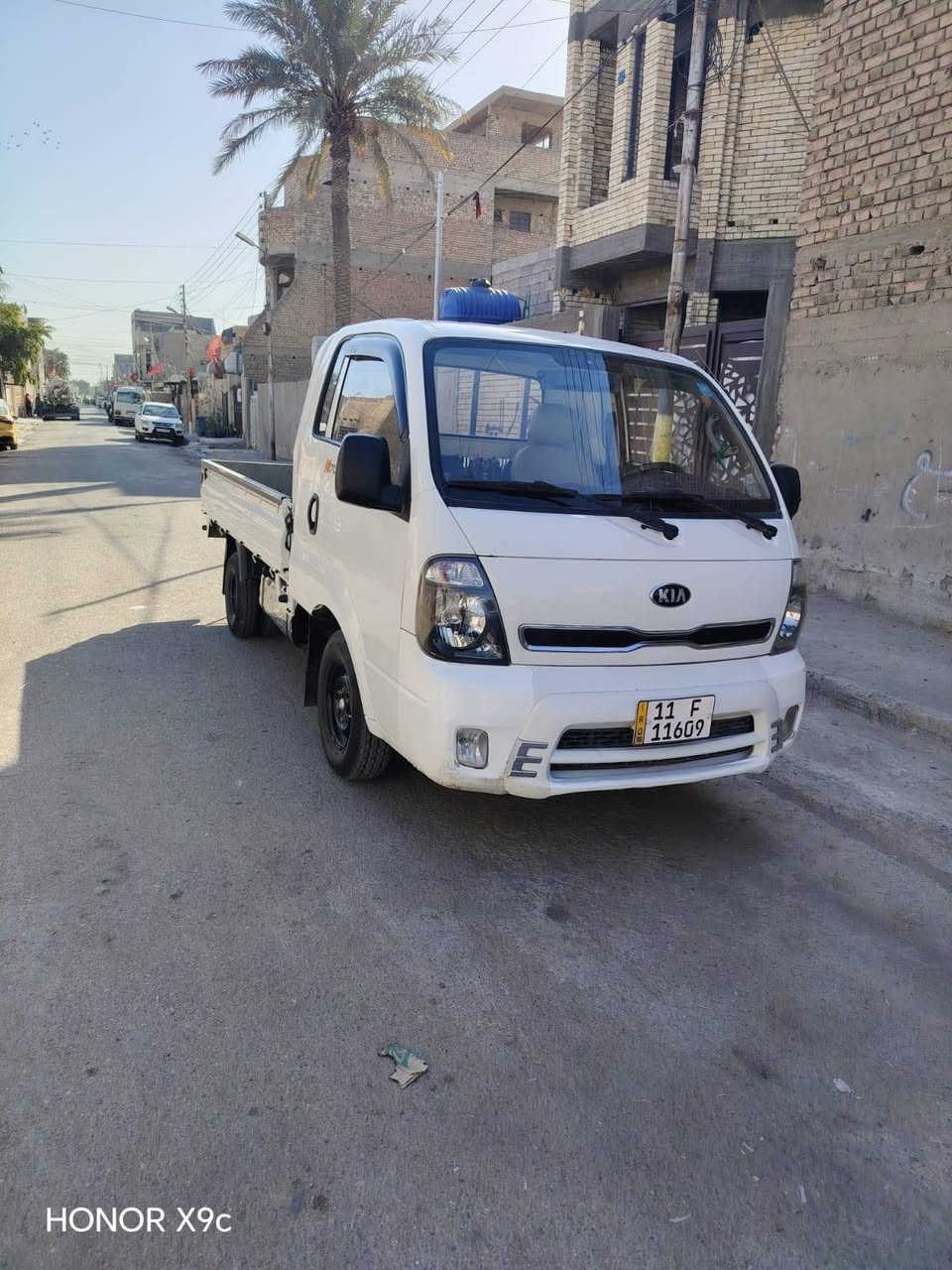 السلام عليكم كيا للبيع 2700 موديل 16 سياره مقفوله من ضربه من صبغ رقم شاصي تبريد شغال سياره جاهزه تحويل مباشر المكان بغداد السعر 115 وبيها مجال *********** مكلف بالنشر
