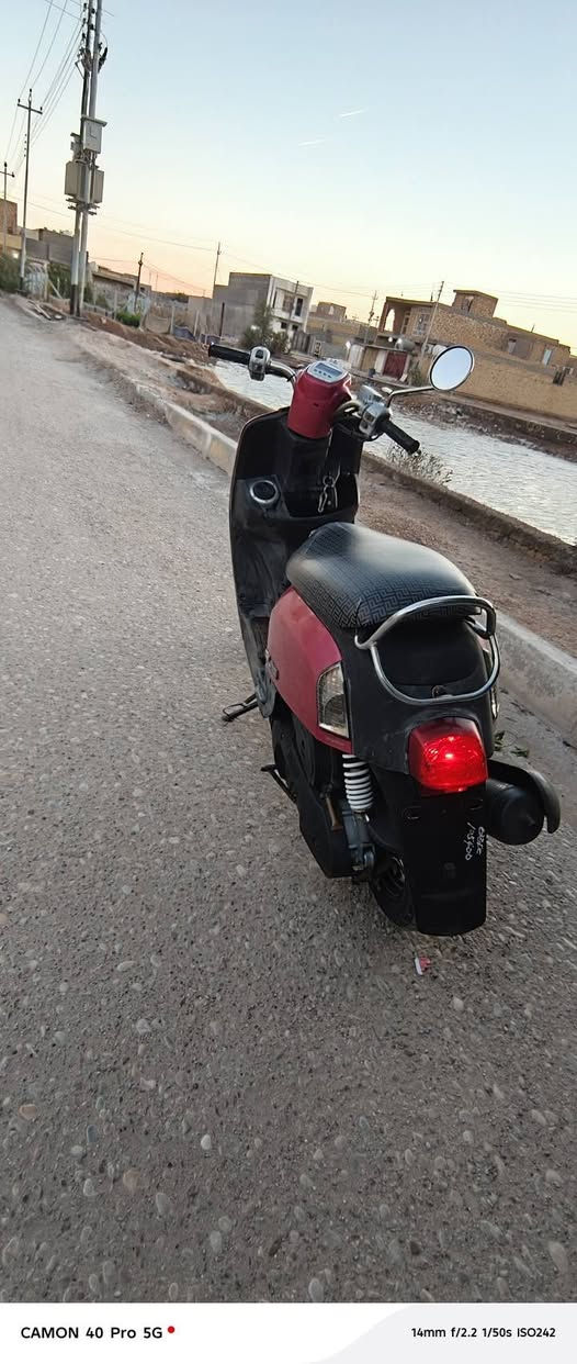 سلام عليكم دراجه بوليس البيع دراجه جديده صارله قل من شهر من طالعه من رمبه طلعه معرض عاشور مديل 2009 دراجه نوزل السعر مليون ١٥٠ وبيه مجال حك جيه دراجه كفاله من محرك بيه ملحضه بسيطه بل كفرات ختم واحد كفرات وي المكينه المكان ميسان ***********
