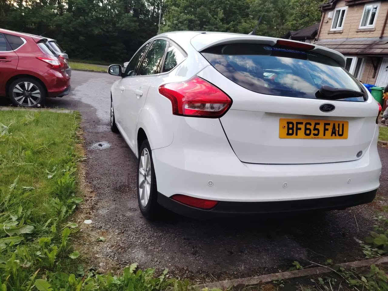 Ford foucs TIANIUM TI_vct powershift, AUTOMATC 1.6 PETROL ULEEZ FREE ,car has done 78k on the clock this car is the  family car we have this car for last 5 year we look aftar this car very will, mot over 3 month i can put 12 month fresh befor go,No issue with car  at all, drive very smoothly lovely Family car  , we have new baby. We bought 4 x 4 car. We no longer need this car, we are decide to sell it , serious buyer more than welcome, this car come with V5 2 key , full navigation system, Bluetooth hands-free window, electric mirror,*********** Manchester, Lancashire
