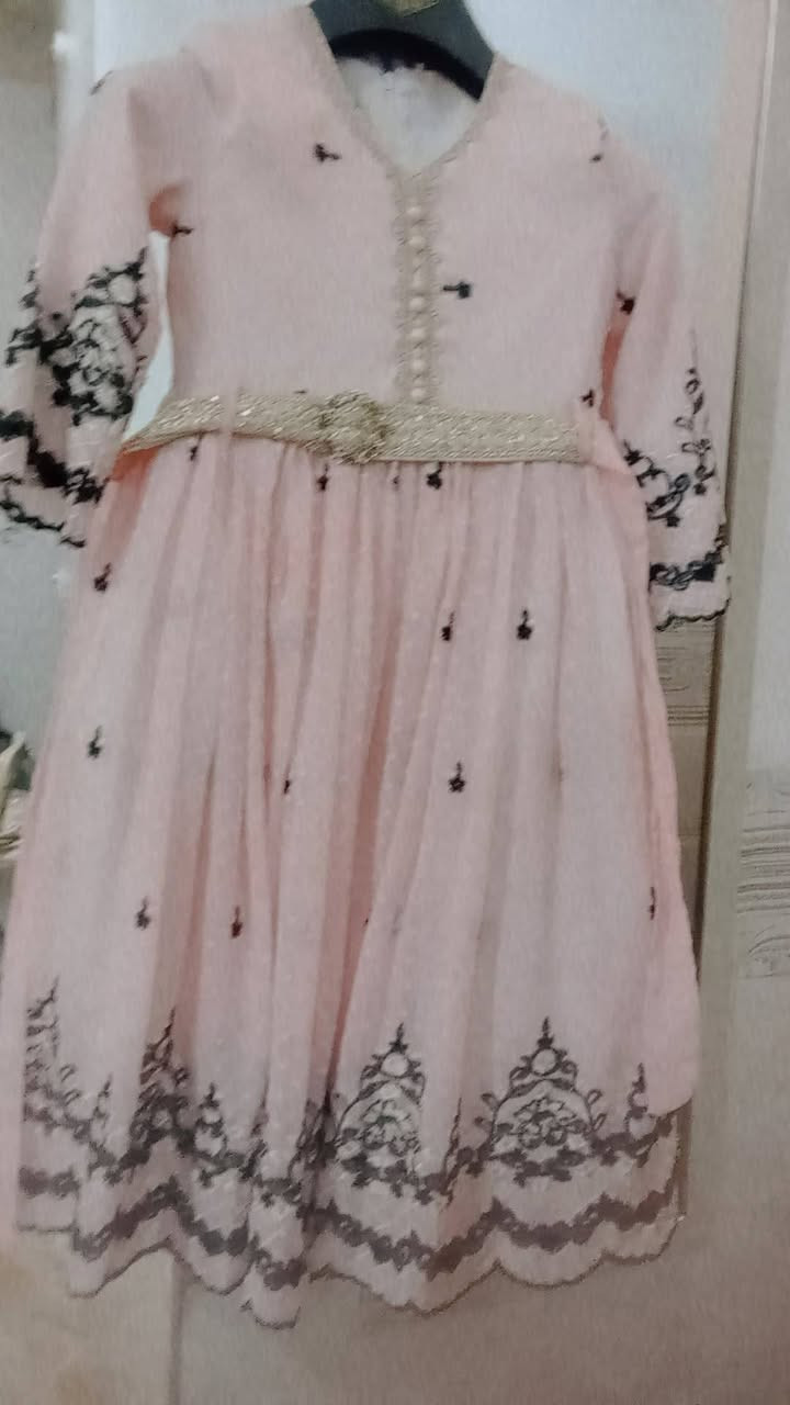 هذا القاط يلبس 9 سنوات ماخذته ب40 اريده ب15 لان كصفان عليهه من يم زرهه
والثوب يلبس  8 و9
 اريده 15 داخذلهه بدالهن لان صغار


**إذا كنت صاحب هذا الإعلان وتريد حذفه لأي سبب، رجاءا أرسل رسالة إلى الدعم الفني**