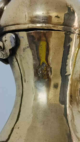 مساكم الله بالخير والبركه 🇮🇶🕊️🇮🇶 دلتين عمل أبراهيم الختم الكبير الاولى الختم واضح والثانيه غير مبين قياسات 24/25/سنتم نظافه تامه للاستفسار خاص او الاتصال على الرقم التالي ***********اخوكم كرار الشيخ
