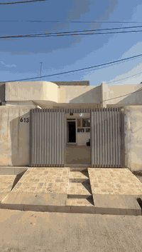 بيت للأيجار الموقع دارتو الجديده 
طابق واحد كامل خدمات 
قريب السوق  سعر الأيجار 275 وبي مجال  بدون تأمينات
الأستفسار واتساب ***********
