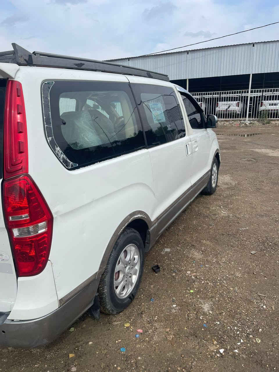 السلام عليكم الستاركس 2011محور مسكر سبلاين 12 جاهزه السياره خير من الله بيها تصليح بالكصه الفوك الجامة الامامية   سعر 115 وبيها مجال رقم صاحب السياره ***********
