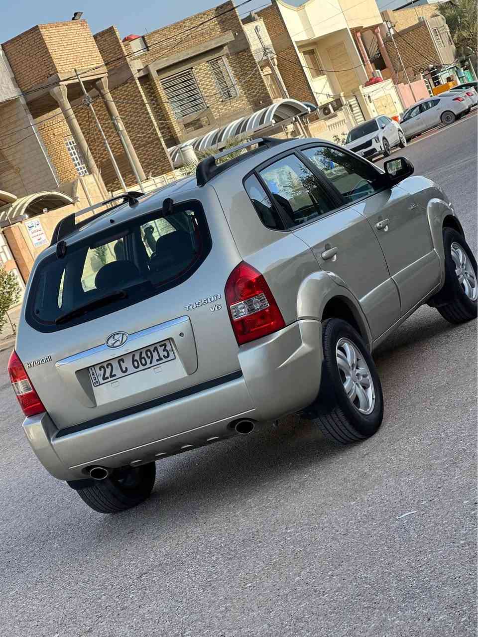 سلام عليكم ،،
   هيونداي توكسان 2006فول مواصفات    
6 سلندر   
فور ويل 
ويل كب 
شاشه
فتحه 
تخم تاير 
تبريد ثلج 
ريمونت دبل سويج
سياره حيل نظيفه على وضع الشركه فحص وهزه وسنويه ورقم كله جديد
كير ومحرك وتحويل وكاله  بشرط 
السياره مكفوله من الصبغ
ماشيه122
السياره  نجف 
السعر  109 وبيه مجال  
الاتصال او واتساب  *********** النجف, العراق
