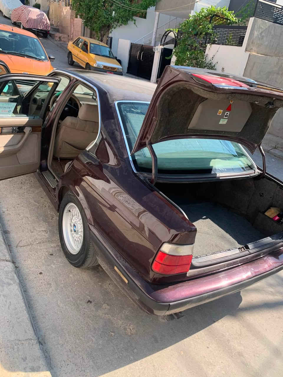 Slaw bmw
بۆفرۆشتن  مۆدیل ١٩٩٤ زۆر بیکیشەیە لە قوەتی خۆی بیزارە رەقەمە ٥٢٥ جە وەسفی ناوی بای ٥٤ معامەلە 
*********** 
Admin 🖤

