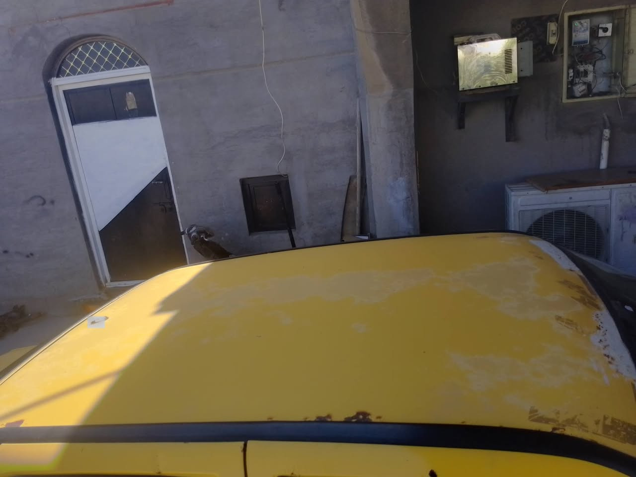لسلام عليكم شيري كوين موديل 10 سيارة جاهزة مكينة كير جديد حدادية حلوة داخل نضيف رقم بابل تحويل ثاني يوم علية هيئة 300 غرامات مصفرة للبيع سعر 20 مكاني بغداد خاص مفتوح هاذة رقمي ***********
