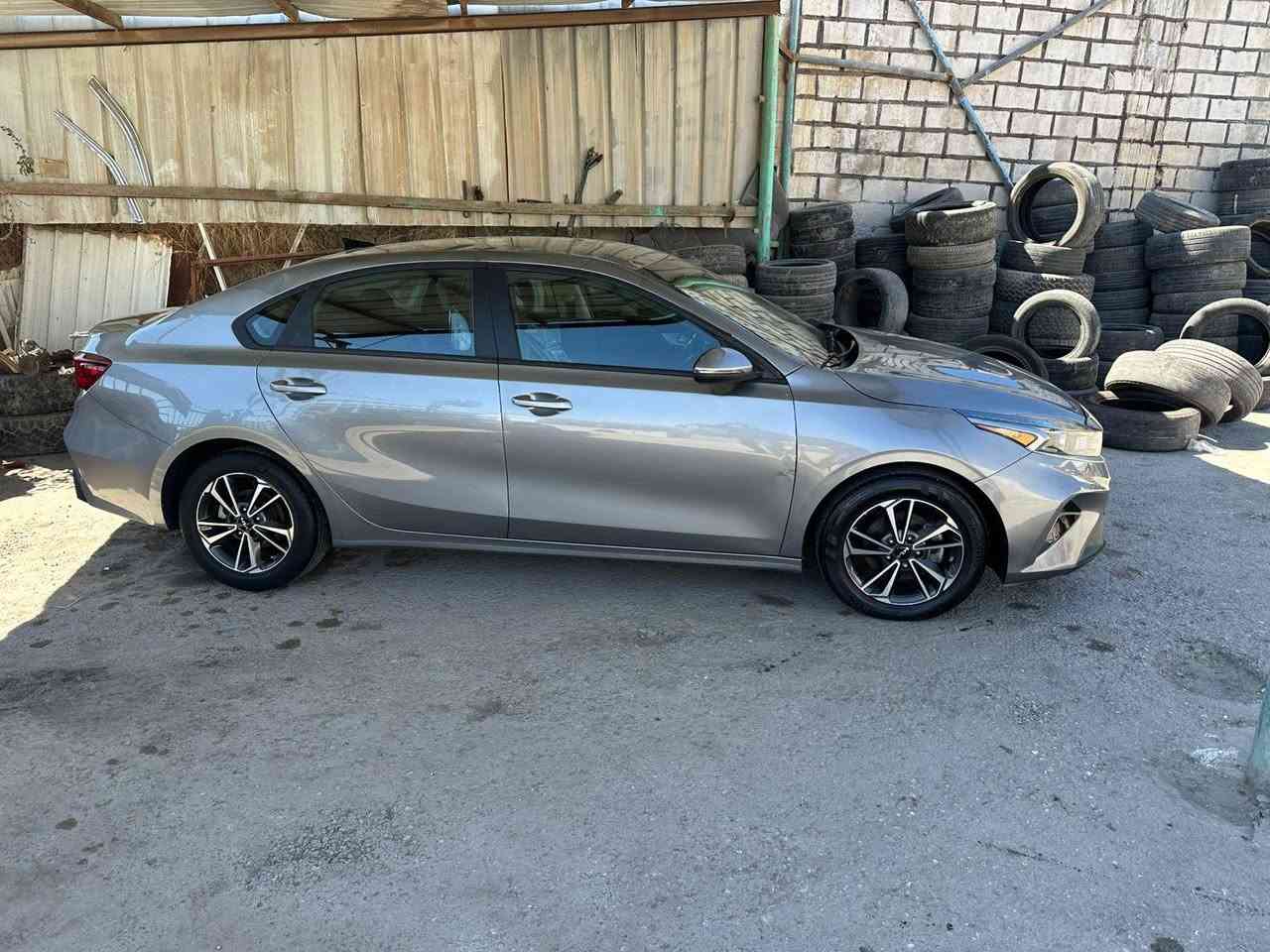 السلام عليكم 
للبيع 
كيا فورتي موديل 2024 منفيس ترقم شهداء نينوى والرقم يكلف 220 الف دينار 
ماشيه 22 الف ميل 
صور الضرر مرفق بالمنشور 
السعر 148 وبيها مجال 
وترهم مقدمه زينه والباقي اقساط شرط الكفيل 
عنوان السياره ناحيه الزاب قريه اصبيح تحتاني 
للاستفسار الاتصال على الرقم التالي 
***********
