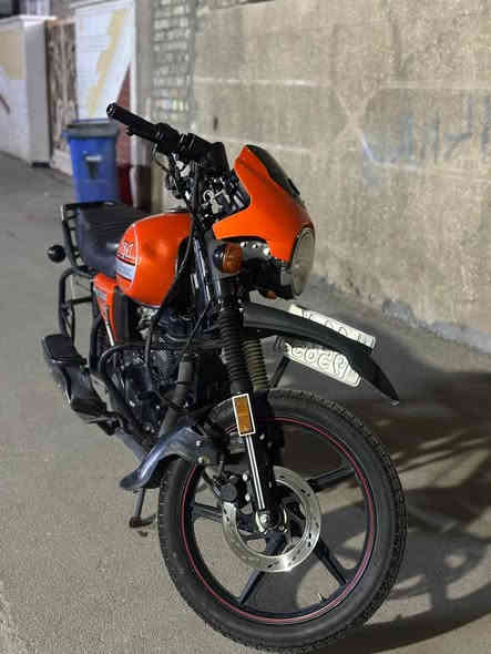 سلام عليكم دايوان البيع  رقم بغداد جديد موديل 2023شهر 7 بسمي مكاني بغداد لامين ثانيه ***********  سعر 2150 وبيه مجال حك جيه
