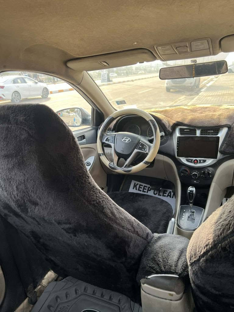 السلام عليكم سياره اكسنت مديل17 حديث
السياره فول شاشه كامره
تبريد ثلج تدفه ستوني مدبل منوضمه تبريد 
حداديه كامل وجديد السايره مشتغلها ادامه كامل سنويه لل30 والسياره بسمي 
سياره نامعه وزيرو مابيها اي نقص تجي تصعد وترايك وين ما تريد السياره بيها قطعتين وقطعه بارد 
السياره سعرها 84 وبيها مجال حق الجيه 
العنوان نجف الرقم *********** النجف, العراق
