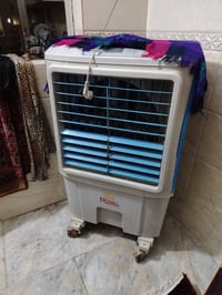 مجموعه أغراض للبيع تخم وبراد وطبلات ومرايا كنفيره وميز طعام الراغبين ا...