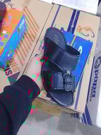 شحاطات رجالي كارتون علبة مو كيس القطعه 3ونص الكارتون درزن 42الف احجز 0...