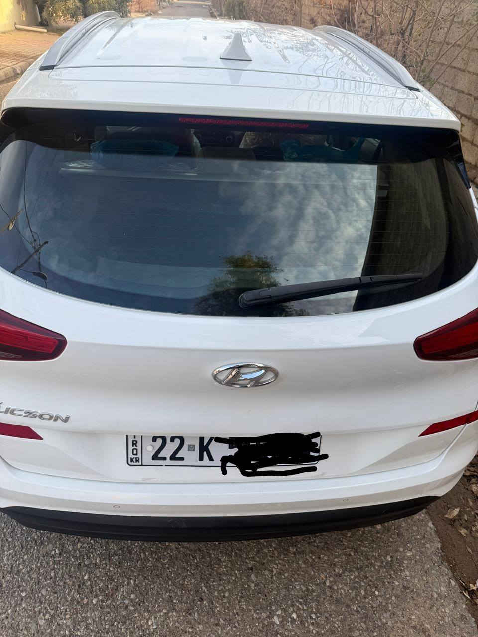 هيونداي توكسان موديل 2020خليجية فول مواصفات  كفالة عامة عدا بارد كما موضح بااسونار  والسيارة جديدة معنى الكلمة استخدام شخصي رقم سليمانية الدولي الجديد  هزة وسنوية جديدة لحد 2030 وبأسمي السيارة  
* مواصفاتها : 
حساس امامي وخلفي 
كامرة خلفية 
شاشة كبيرة لمس اندرويد
شحن واير لس لا سلكي 
منافذ يو اس بي و اوكس 
تحكمات استيرن كاملة  
بصمة ابواب 
يدات نيكل وبصمة دخول 
كشنات سايق وسكن كهرباء   
لايت خمس عدسات زنون 
لايت لد امامي وخلفي
عند تحريك استيرن يعمل لدات جانبية  
سايد بريك بالرجل 
ثلاثة انظمة قيادة 
مري شفط واشاير بالمري
نظام اضاءة وترحيب باليدات 
بصمة تشغيل
مرايا شفط 
يدات نيكل 
بيها كابون بانزين 
قطعتين تبريد 
لد نهاري امامي
ماشية ١٠٨حقيقي 
بردة صندوق شركة 

وبيها هواي مواصفات معروفة  واقتصادية بصرف الوقود جدآ 
سعر السيارة212 ورقة وبيها مجال بسيط
اي اسفسار اتصال *********** كركوك, العراق
