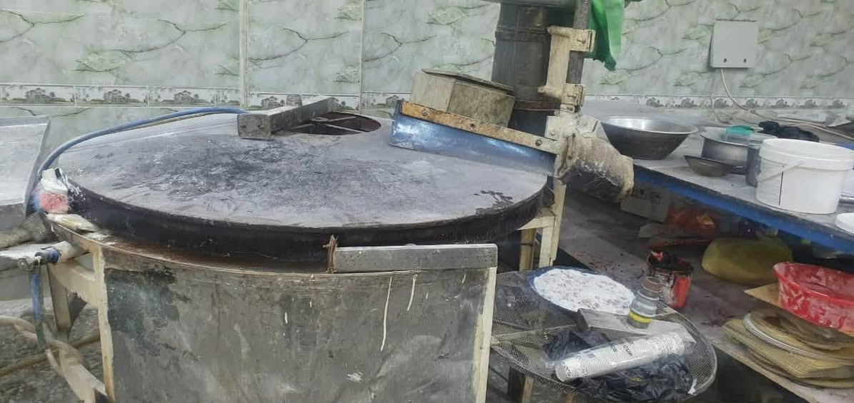 مكينه كنافه للبيع مناسبه  استفسار ***********
