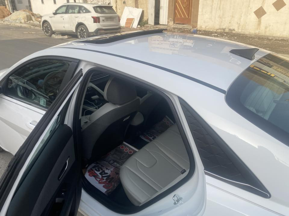 السلام عليكم لبيع فقط النتره مديل 25 لمتدد فول موصفات اخت الزيرو ماشي 12 الف
لون ابيض محرك 2000 دوش 
 كامره دواره 360 درجه
داخل ابيض ملكي جلد بلكامل كشن كهرباء 
بصمة مسح ابواب
فتحة سقف 
فول تحكم استيرن 
تحديد مسار 
اشار بلمري 
نقط عمياء 
لد زنون امامي خلفي 
ويل كب حجم 17
فول ردار امامي خلفي وجانبي 
قيادة ذاتيه

كشنات تدفئه 
مانع نزلاق 
شحن لاسلكي 
سياره حادث بنيد مبدل وجاملغ ربعه بارد وتعديل بلشاصي بدون حار وصبغ وبيها من امريكه باب خلفي وجملغ وشويه من الدوسه صبغ ارباك دركه بيها مرقمه ابسمي رقم مميز السعر 180$ وبيها مجال العنوان زيونه او البديات رقم ‭0783 894 0840‬
