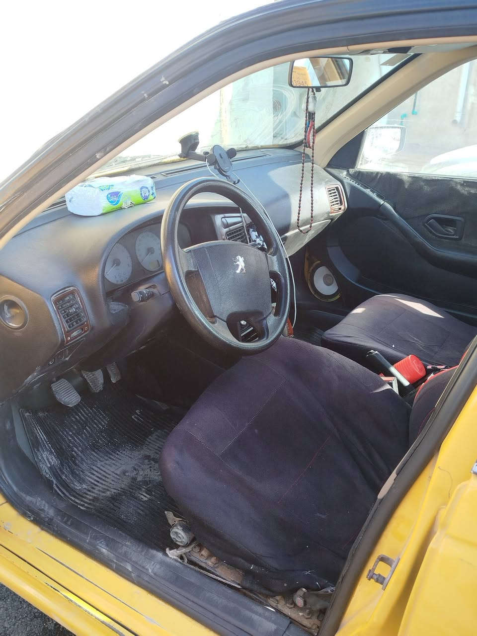 السلام عليكم
بيجو بارس 2011
السيارة محرك وكير مكفول 
صدر امامي خلفي نضاف
تبريد شغال ثلج تايرات نضيفات السيارة مسويلهة ادامة كاملة مصار شهر 
نقوصاتهة بس كشن السايق طاگ وبطاين شوية تعبانات 
سيارة مصفرة هيئة وغرامات رقم انكليزي جديد سنوية ساقطة بهاي السنة شرط التحويل
مكاني بغداد / الاسكان المنصور
سعر السيارة ب 34 وبيهة مجال 
***********
