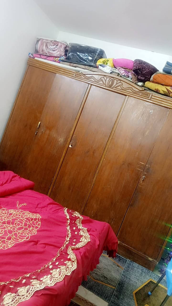 غرفة اخشاب للبيع السعر 400  للاستفسار الاتصال ع الرقم ***********

