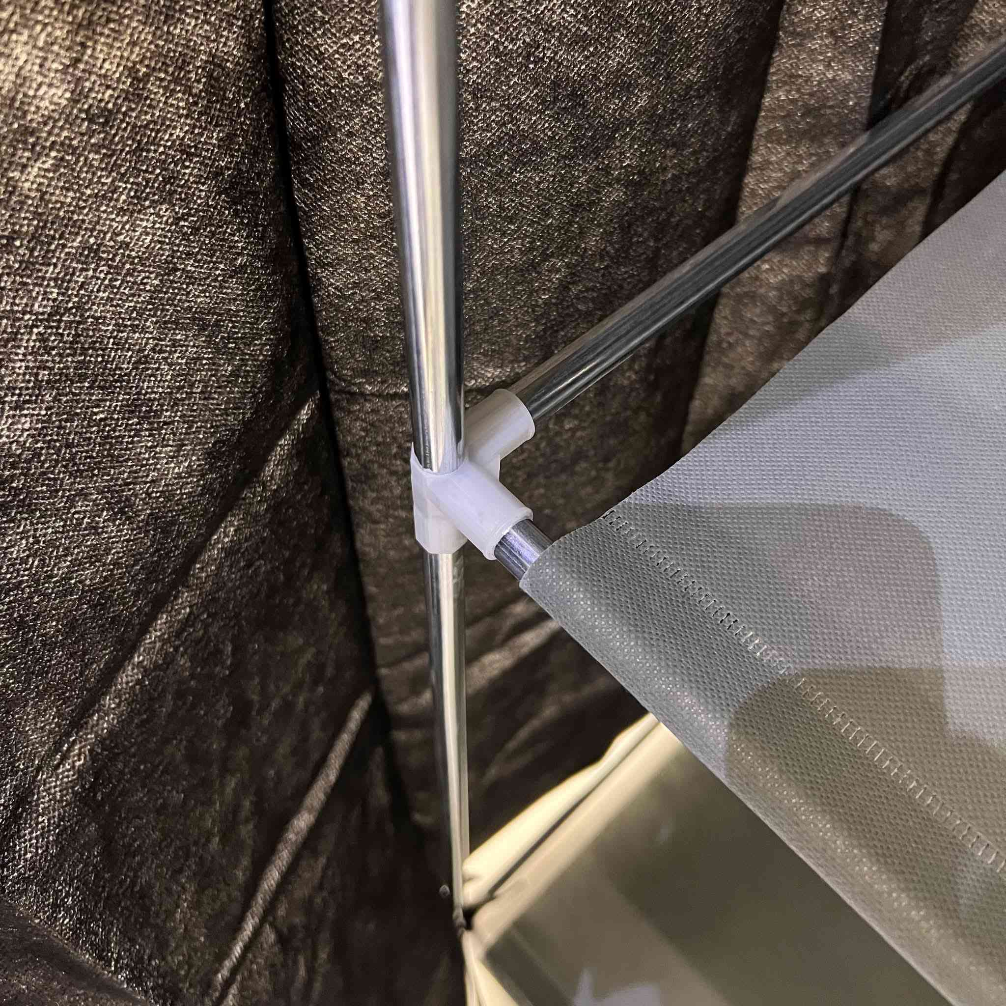 👗🧥 خزانة ملابس قماش متعددة الطبقات – عملية وموفرة للمساحة ✨
رتّب ملابسك بسهولة وبدون ما تاخذ مساحة كبيرة!  

✔ تصميم عمودي عملي بحجم 56×44×146 سم مناسب للمساحات الصغيرة 🏠  
✔ تخزين متعدد الطبقات لترتيب الملابس والأغطية بشكل منظم  
✔ هيكل فولاذي قوي مدعّم بأنابيب سميكة لثبات أفضل 💪  
✔ غطاء بسحّاب يحمي من الغبار ويحافظ على نظافة الملابس ✨  
✔ تركيب سهل واستخدام يومي مريح 👌  

💰 السعر: 19,000 دينار فقط  

توصيل مجاني لجميع محافظات العراق 
الاستفسار واتساب:***********
➡️ حل ذكي لترتيب غرفتك أو مكتبك بكل بساطة.  

#خزانة #تنظيم #ملابس #منزل #مكتب #ديالى #بغداد #تسوق_اونلاين #عروض_خاصة
