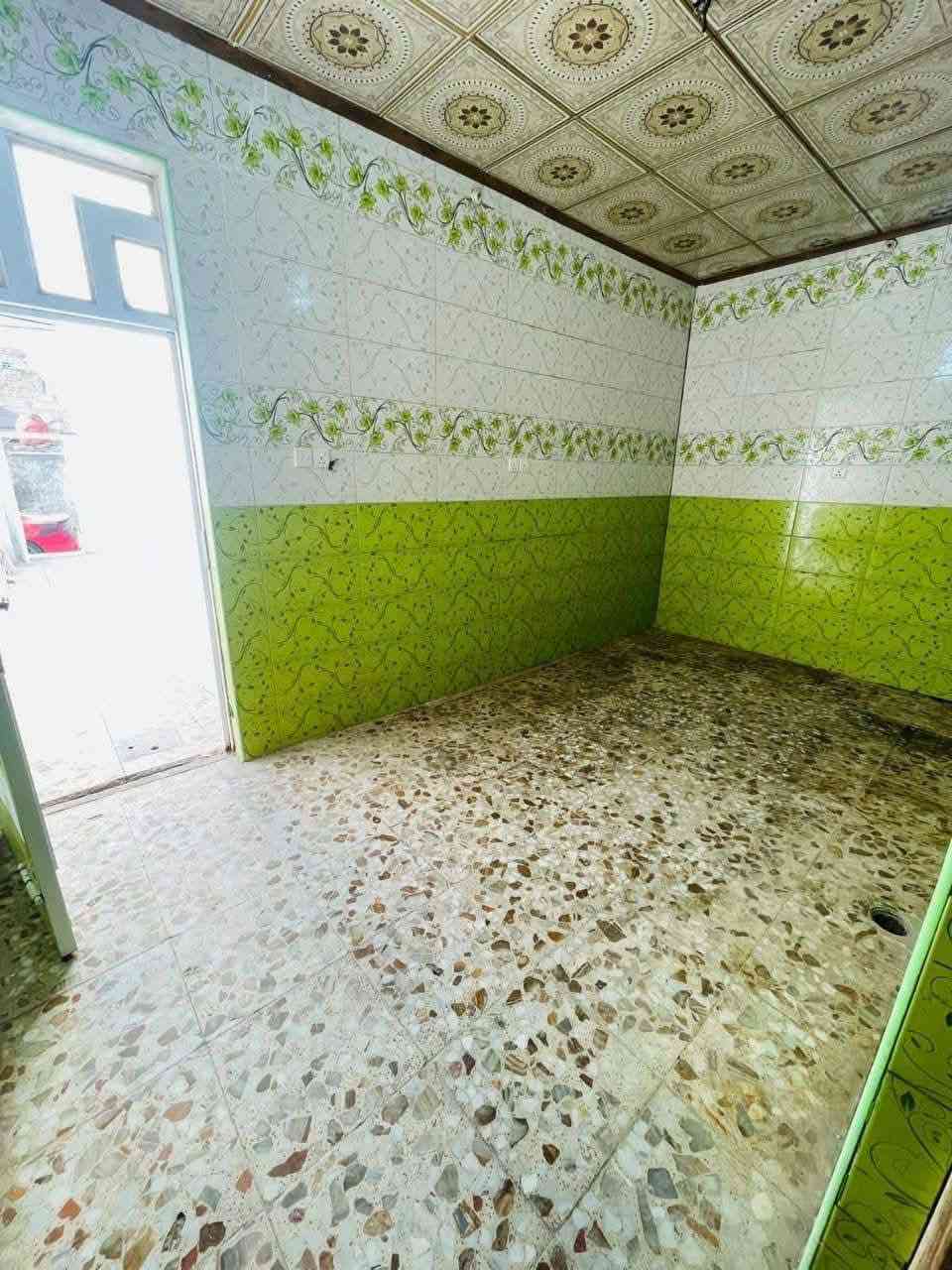 بيت للبيع شيلمان المساحة 100 متر حي ميسان قطاع ٢٤ قريب على الكيات رايدي 88 وبي مجال رقم الهاتف 
***********
