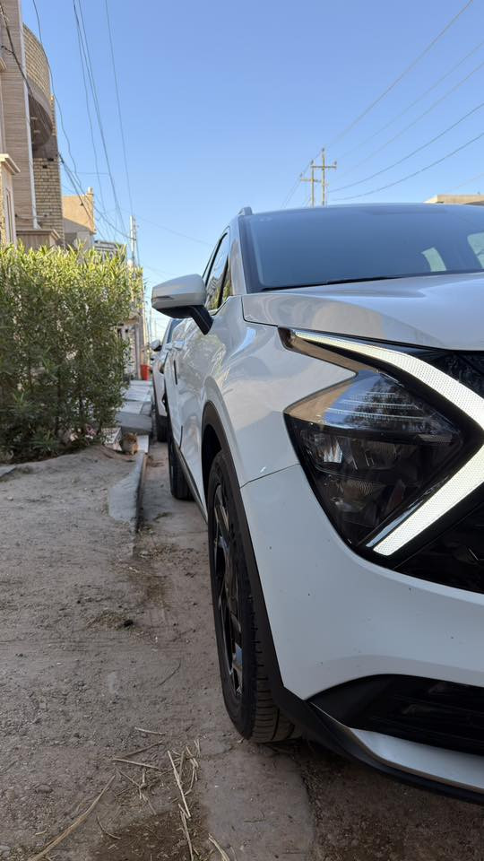 كيا سبورتج وكالة الشركة الدولية موديل 2023
اللون ابيض
السيارة ماشية 38000km
المواصفات
بصمه+بصمة ابواب
نضام ترحيب عند الاقتراب
 كراسي كهرباء
اريل نفكيشن
شاشه تاب 
حساس امامي خلفي
سايد بريك بصمه
مود درايف اربع وضعيات قياده 
اوتو هولد
نضام منحدرات
نضام مانع انزلاق
بصمة عدد 2
كامرة خلفية
تبريد قطعتين
 فول تحكم إستيرين
شفتات إستيرن
شاحن واير ليس
لد امامي ليزري
تدفئة كشنات
مري قابله للطي
شاشة لمس ابل كار بلي 
بيها تبديل دعامية اثر الشخوط الدعامية من الشركة وكالة 
وشخط بالباب موضح بالصورة 
السعر 22.200$ وقابل للتفاوض 
مكاني بغداد السيدية 
رقمي ***********
