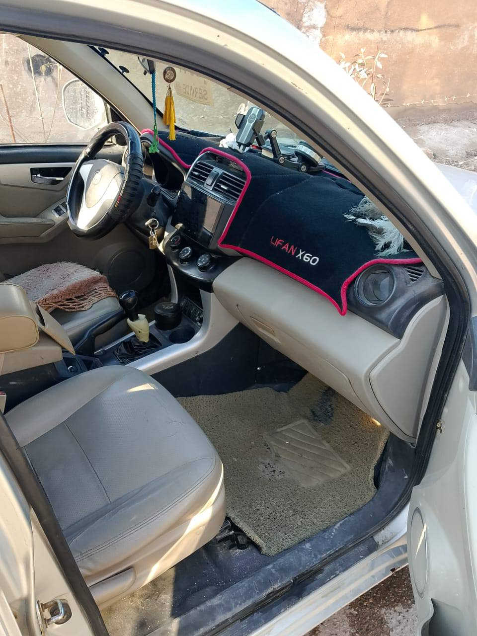 السلام عليكم ليفان إكس 60 موديل 16 رقم بغداد تخم تاير كير ومحرك وتبريد مكفولات باسمي تحويل ثاني كير عادي حدادي جديد سياره جاهزة سعر 58 وبيه مجال مستعجل عله بيعته مكانه بغداد رقمي ***********
