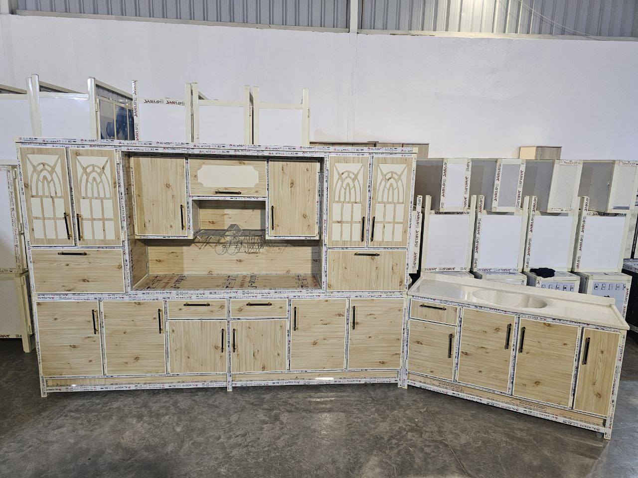 كاونتر (3/م) مع سنك مرمر( متر ونص )
داخل وخارج المنيوم 🤗 

مواصفات العمل 

😍المنيوم صيني درجه اولى

❤️ضهر المنيوم بليت
❤️داخل المنيوم  بليت + بنل ثقيل
❤️يدات  استيل 
❤️سطح مبطن خشب mdf
❤️حجل ارضي

العنوان الفلوجه قرب جامع الفاروق مجاور مقبرت الشهداء 👈يتوفر بنضام القسط والنقد 🔴 للإستفسار مراسلة الصفحة
 او الواتساب : ***********

اتصال : ***********
