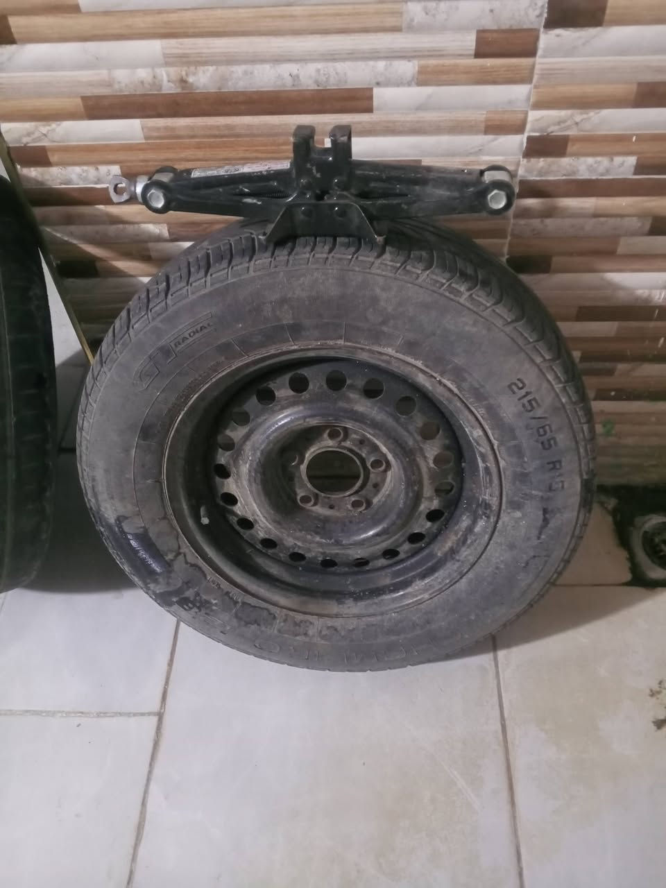 ***********( ***********
السلام وعليكم تيرات اسبير  مل بي ام اثنينهم انضاف شرط لا عواج ولا بيهم بنجر وجكات اثنين  سعر الوحده 30الف ولجك اب 10
