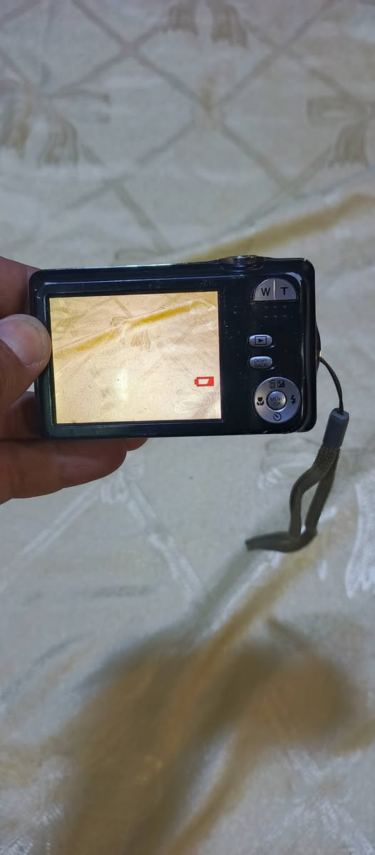 كامرة بدون ميموري معى واير الشحن ادفع سعر


**إذا كنت صاحب هذا الإعلان وتريد حذفه لأي سبب، رجاءا أرسل رسالة إلى الدعم الفني**