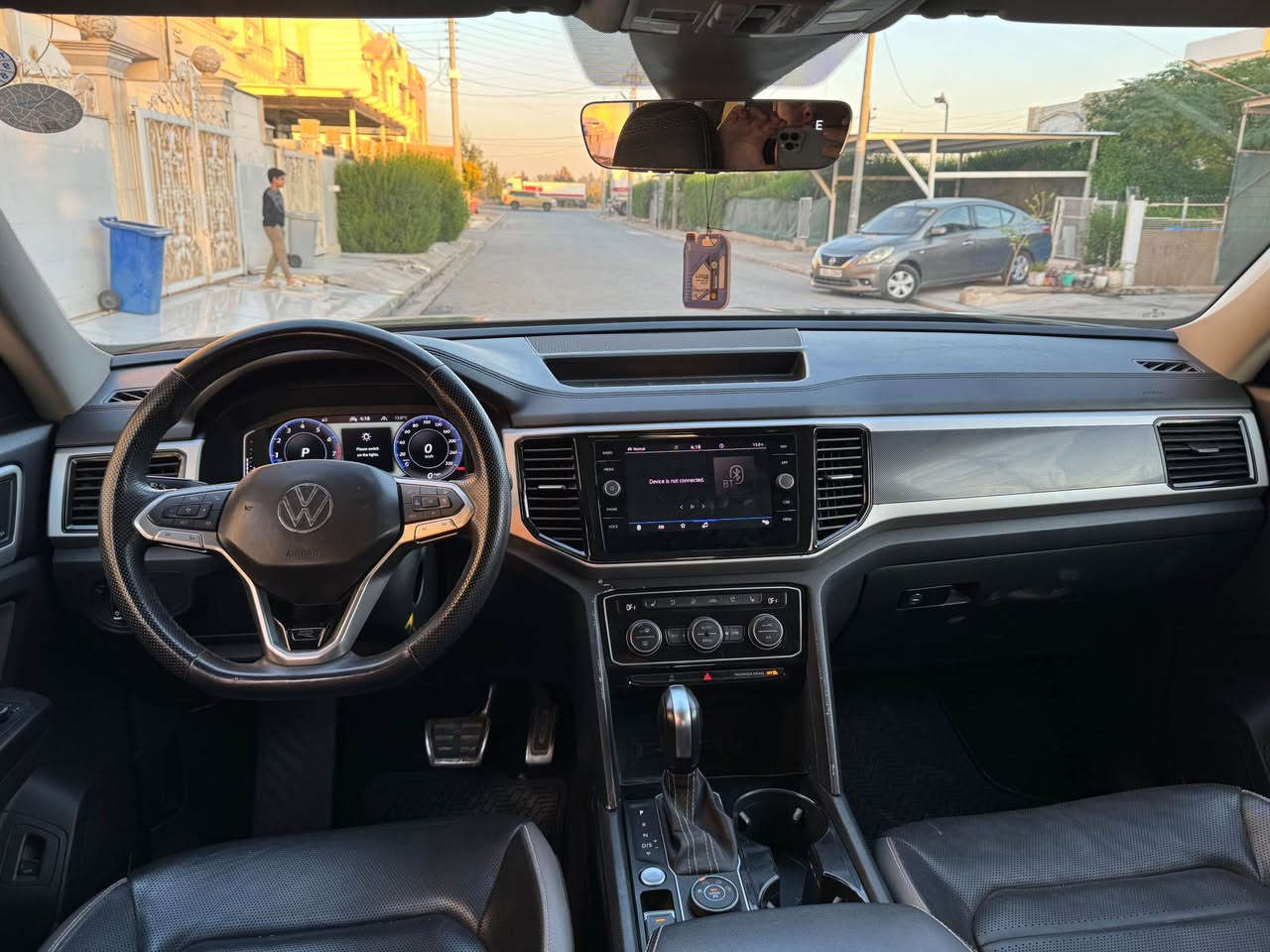 ئةتةلةس  2022فول فول قةپات مواسةفات هةموشتك بةشةرتة  رةقةمو سةنةوةي نوية كوشين ساردو گةرم   كوشين ڤي ئاي پي  دوو پارچةي هةية  لة هةوليرم  گؤرينةوةش دةكةم *********** أربيل, العراق
