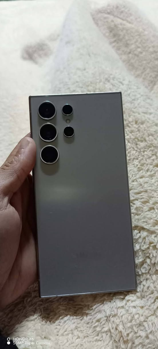 Samsung S 24 Ultra
256 
Ram 12 
بي هاي الشخطه بالشاشة 
بدون ملحقات فقط شاحنه اصليه 
مراوس ب ١٤ برو ماكس 
(( ملاحظة الشخطه صارلها قرن عندي ما تصغر ولا تكبر 😁 )


**إذا كنت صاحب هذا الإعلان وتريد حذفه لأي سبب، رجاءا أرسل رسالة إلى الدعم الفني**