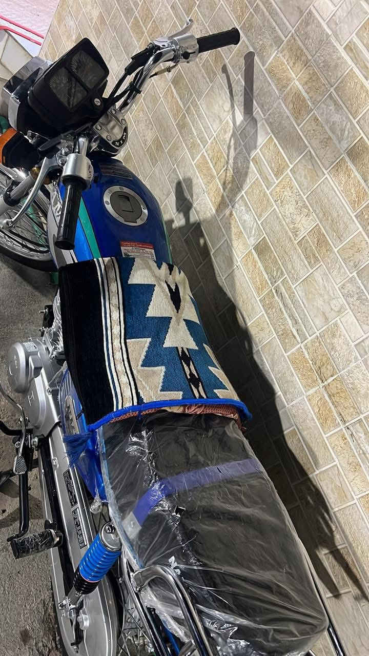 السلام عليكم ناما شلامجه تعمير غراض كلها اصليه ومختمه مابيها برغي نقص او تجاري مكينه ما مفتوحه شاصي25 اوراق استنساخ الدراجه صارلها شهرين معمره دراجه حلوه ومرتبه ومتعوب عليها مال جناي مكاني كربلاء الحسينيه ***********
