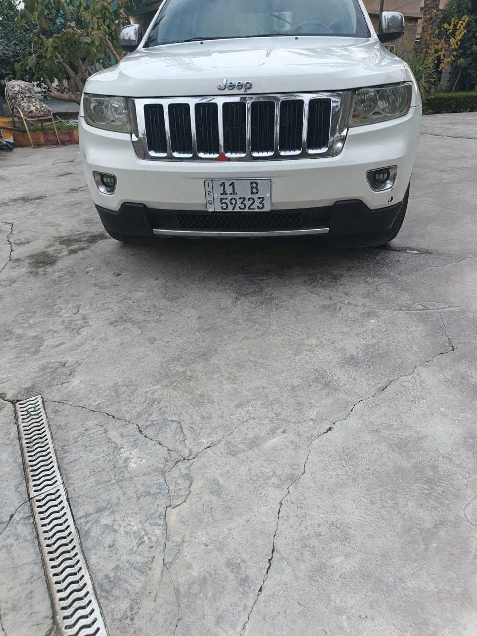 سلام عليكم للبيع جيب ٢٠١١ بيها جاملغ امامي وباب بدون دواخل مكينه فقط رواجز بيها السعر ١٣٨  ***********
