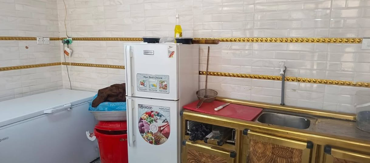 سلام عليكم كفتيريا كامله للبيع بثوره قرب سوك ثوره
 ***********
