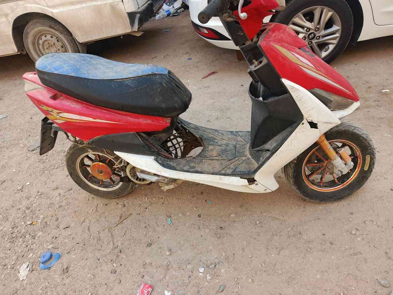 دراجه اف اس للبيع طافيه ما تشتغل ابيع كم حديد 
قيم وخذ 

 رقم الهاتف  ***********
