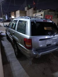 للبيع جيب شيروكي موديل 2000 محرك بلادي 6 تبريد تخم تاير جديد سنترلوك ك...