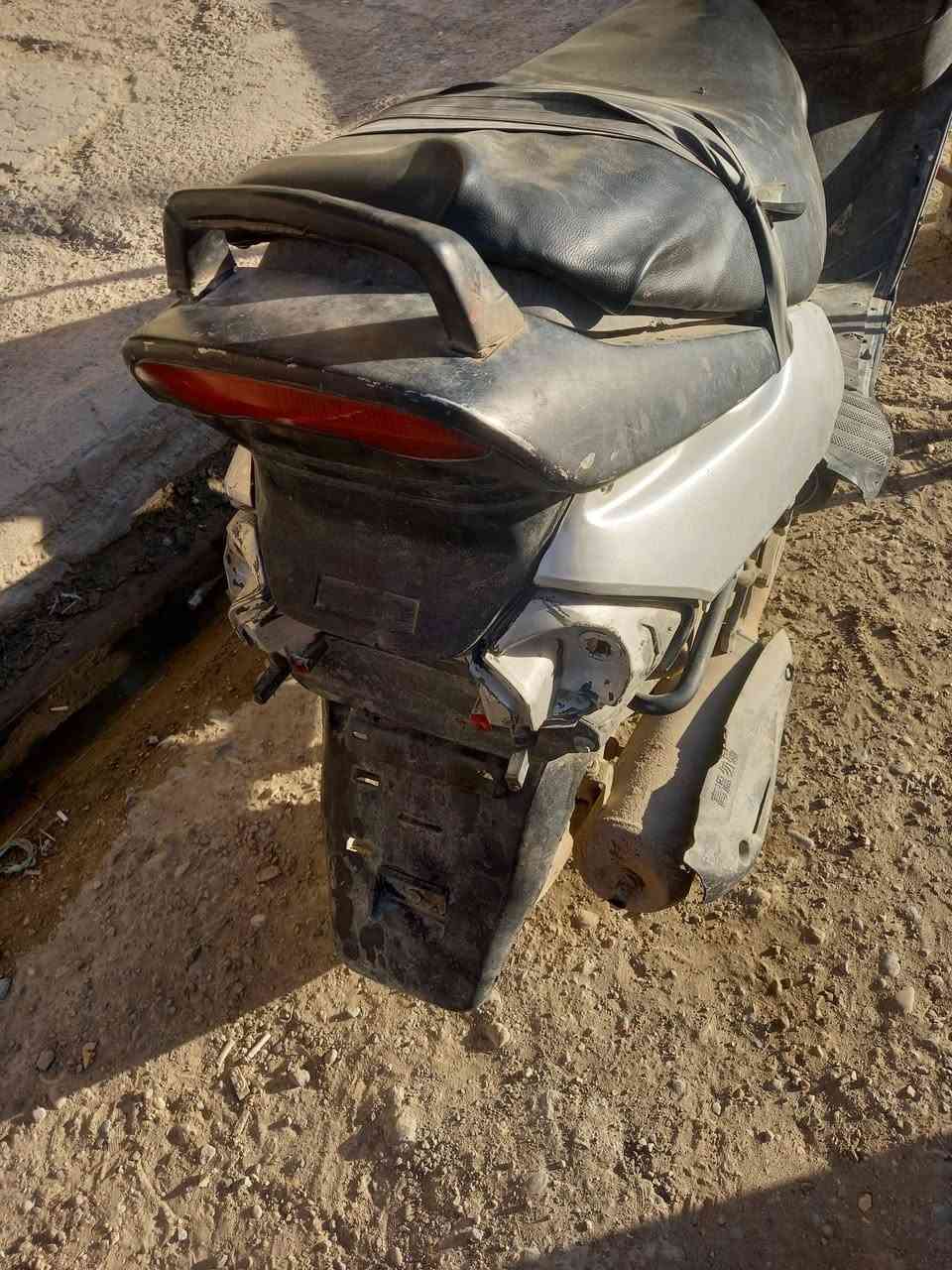 دراجه للبيع شغاله ١٢٥ وبيه مجال الاتصال ***********
