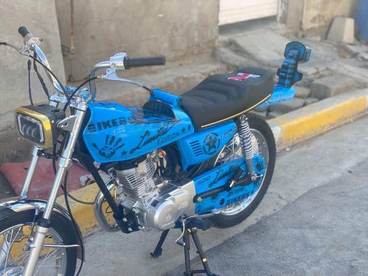 السلام عليكم ايراني تعمير بعدهي بدهن الشركه صارلهة اربع ايام من معمره مكينه سيجي امل حربه اوراق سبعه سكنر دراجه نضيفه مكفوله برغي ما نقصهة شلعه ومعدل بعدهي عل سحك ضفيره كامله ولايت ثلجي زنون عالي ناصي سيت زلغ ما مزلوغ من ابو شبلي سعره 230 المكان بغداد الحسينيه رقم *********** واتساب  السعر 975 مجال قليل. الدراجه احلا من الصور بهواي
