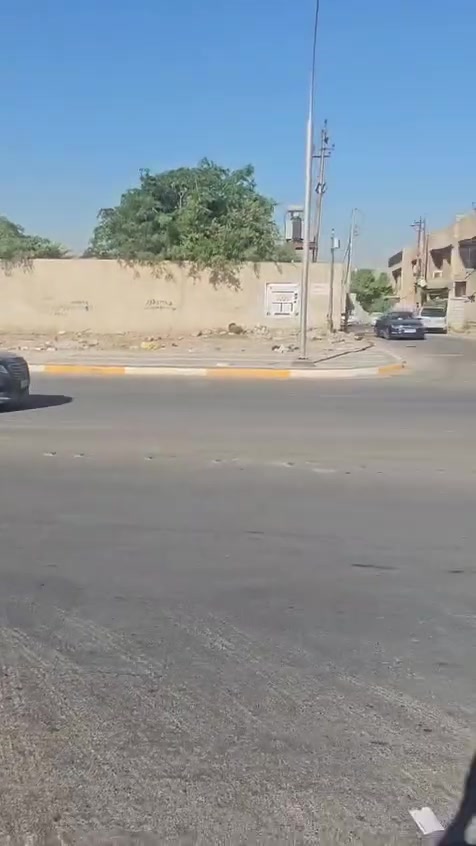 🚨 فرصة استثمارية استثنائية في بغداد – عقار تجاري بموقع استراتيجي للبيع 🚨
للبيـــع، أرض بموقع تجاري حيوي ومميز جداً في الدورة / حي الصحة، مباشرة مقابل منطقة الكفاءات.
العقار يمتلك مواصفات مثالية تصلح لإنشاء مجمع طبي، مركز ، مجمع تجاري، أو مقر لشركة كبرى.

📌 تفاصيل العقار:

نوع السند: طابو زراعي (ملك صرف سند ٢٢  تنازل مباشر مع صاحب الارض ).
محلة ٨٤٨ 
زقاق ١٩
منطقة  خدمات كاملة
كهرباء  
انترنت ضوئي
مجاري
ماء 
المساحة في السند: 850 متر مربع.
المساحة في واقع الحال: أكثر من 1000 متر مربع.
الواجهة: 16 متراً (إطلالة مميزة ومفتوحة).

📍 مميزات الموقع والبنية التحتية:

يقع مباشرة على شارع تجاري رئيسي بعرض 50 متراً.

يتميز بوجود ارتداد (رصيف وتشجير) بمساحة 250 متر أمام العقار، مما يمنح الموقع مساحة ممتازة جداً لمواقف السيارات أو واجهة عرض فخمة وشاسعة.

🗺️ الموقع الجغرافي الدقيق (Google Maps):
يمكنكم استكشاف ومعاينة موقع العقار مباشرة عبر الرابط التالي:
🔗 https://maps.app.goo.gl/AMsWKEggg4kvsC4UA?g_st=ac

📞 للاستفسار والتواصل مع المالك مباشرة:
يرجى الاتصال على الرقم التالي:
 ***********
