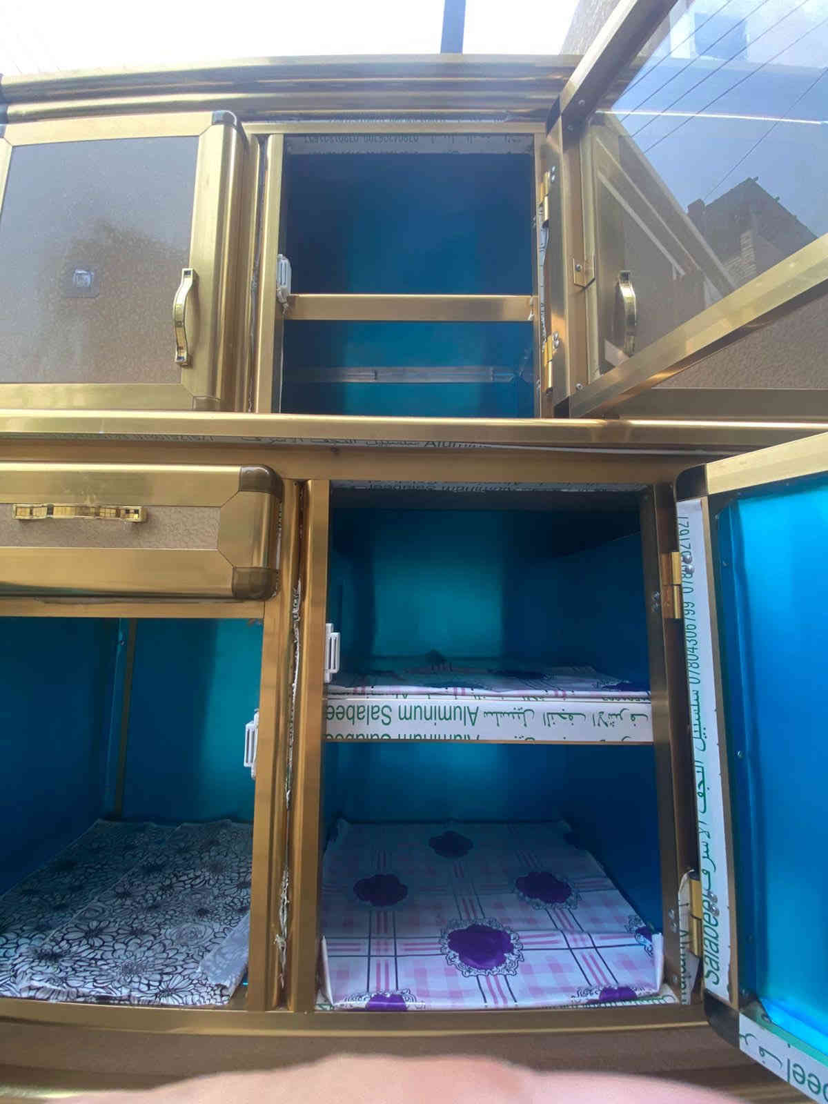 نتر ذهبي 3قطع سعره 250 بيه مجال حك جيه كاونتر ابو سنتك متر ونص سعره 175 بيه مجال ستخدام بيت ***********اتصل تدلل
